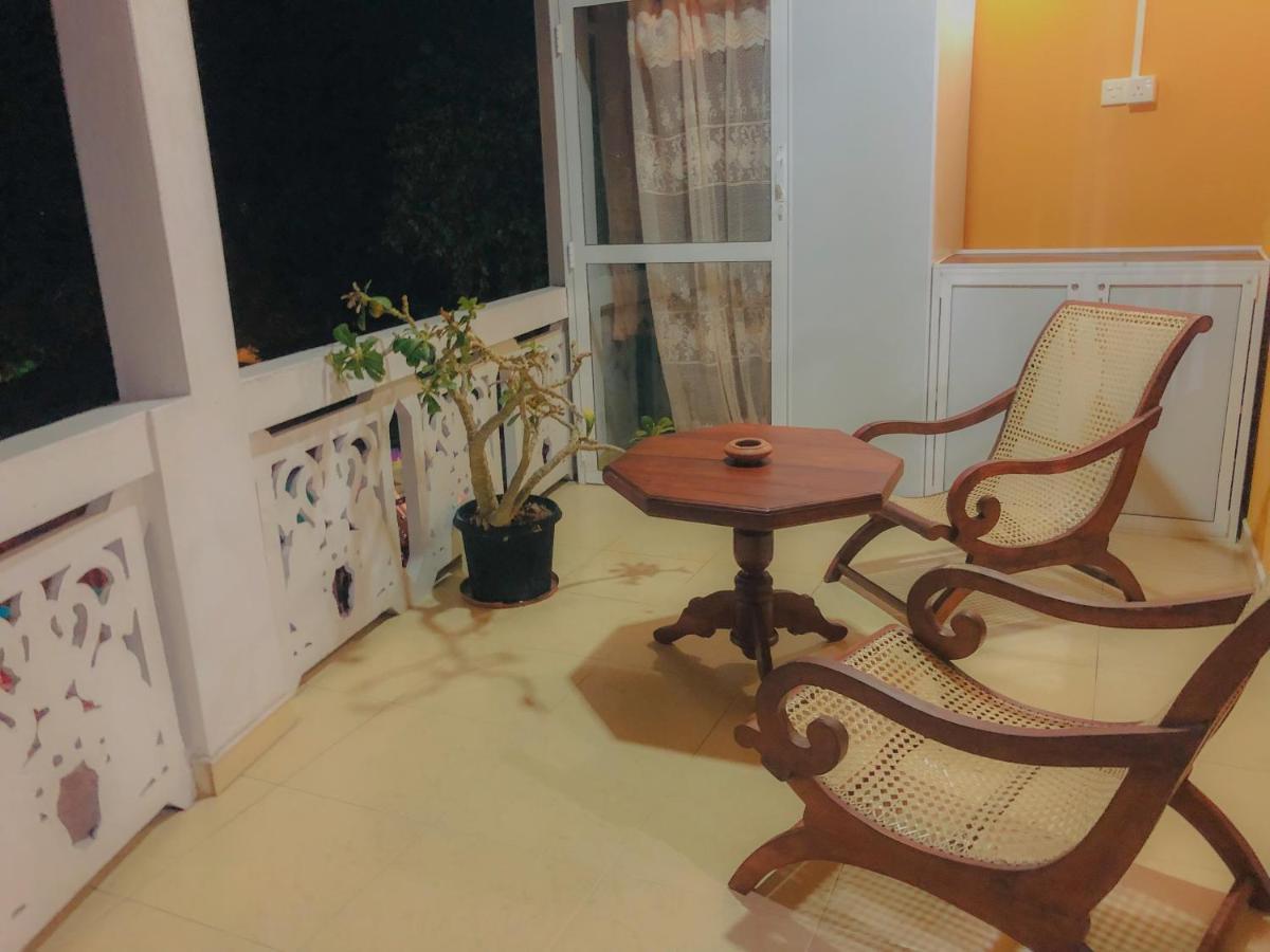 Blue Sea View Bed & Breakfast Unawatuna Exterior photo