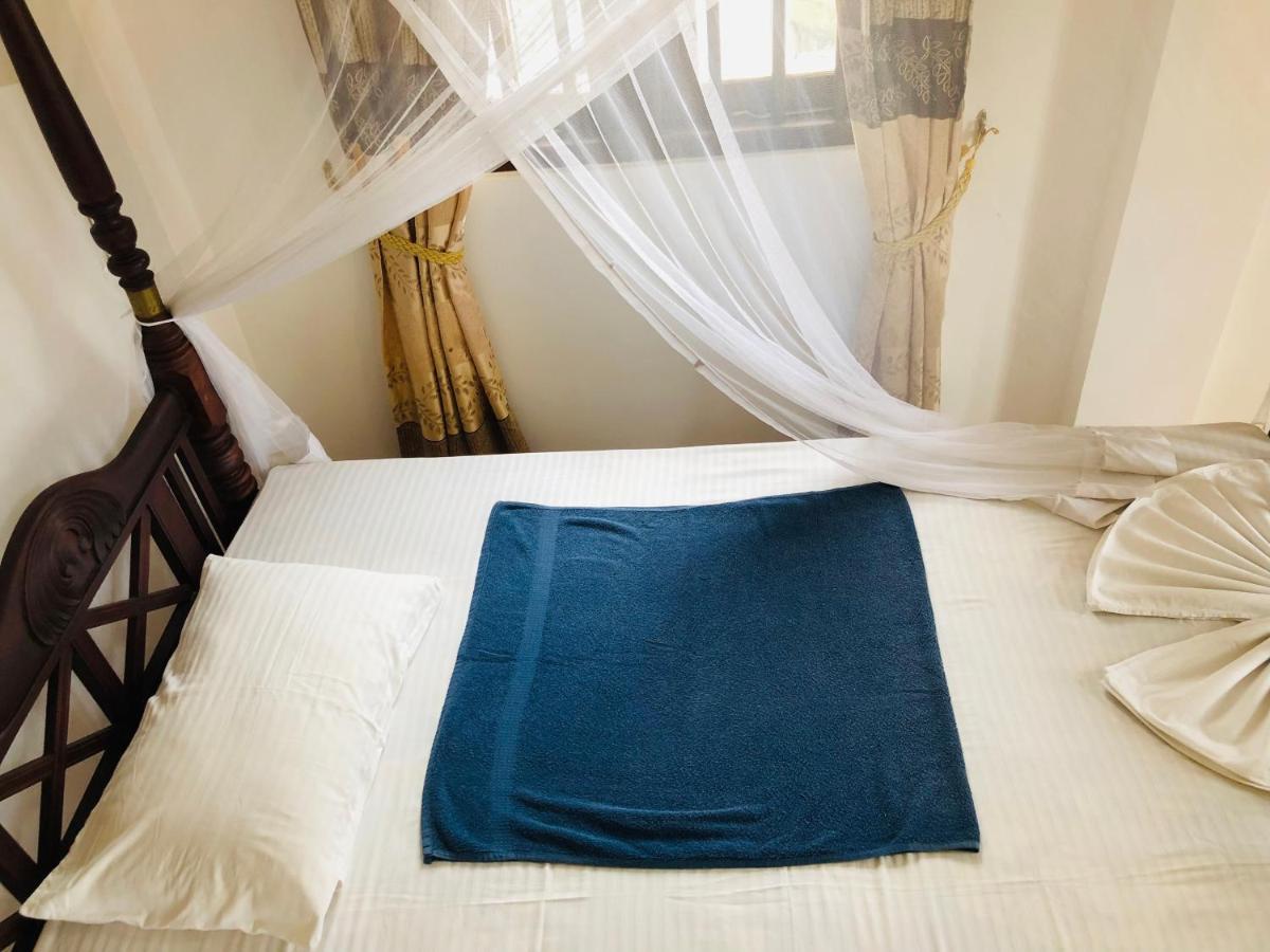 Blue Sea View Bed & Breakfast Unawatuna Exterior photo